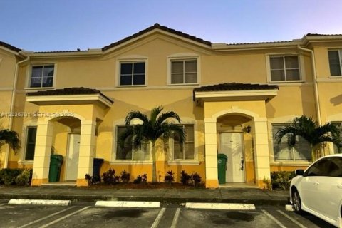 Adosado en Hialeah, Florida 3 dormitorios, 128.76 m2 № 2085005