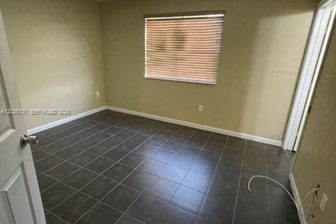 Adosado en alquiler en Hialeah, Florida, 3 dormitorios, 128.76 m2 № 2085005 - foto 9