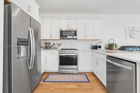 Townhouse in Pembroke Pines, Florida 4 bedrooms, 185.25 sq.m. № 1972625 - photo 7