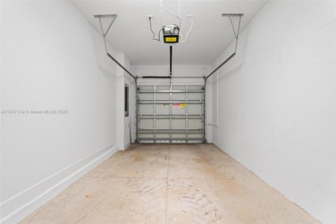 Townhouse in Pembroke Pines, Florida 4 bedrooms, 185.25 sq.m. № 1972625 - photo 24