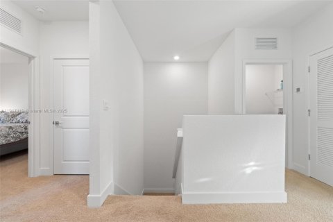 Townhouse in Pembroke Pines, Florida 4 bedrooms, 185.25 sq.m. № 1972625 - photo 25