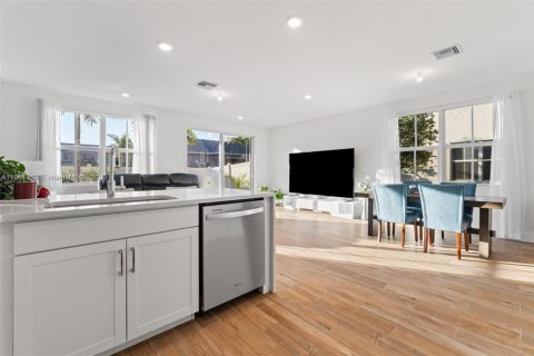 Townhouse in Pembroke Pines, Florida 4 bedrooms, 185.25 sq.m. № 1972625 - photo 9