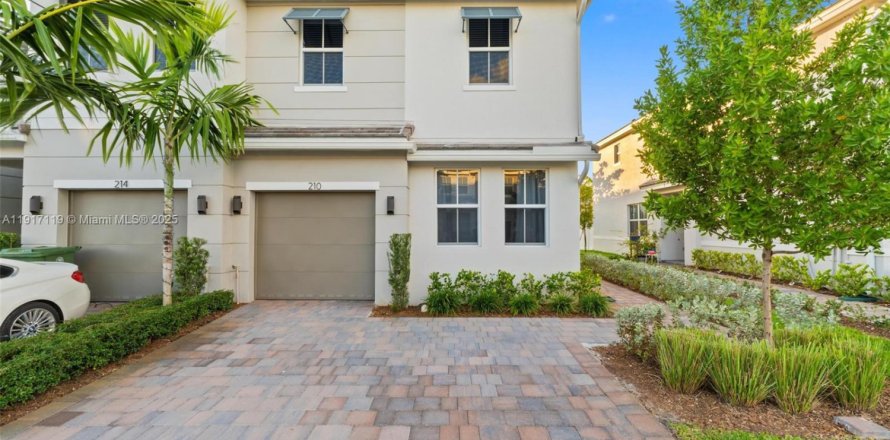 Townhouse in Pembroke Pines, Florida 4 bedrooms, 185.25 sq.m. № 1972625