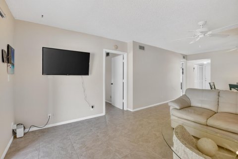 Copropriété à vendre à Deerfield Beach, Floride: 2 chambres, 90.3 m2 № 2377039 - photo 18