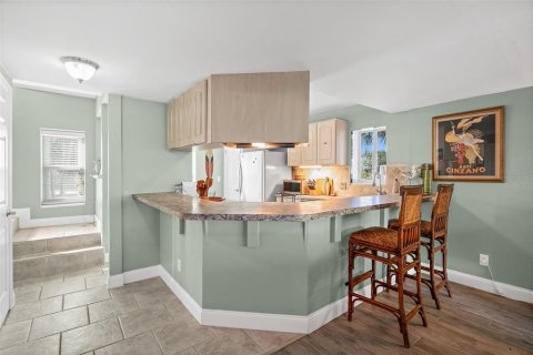 Condo in Cape Canaveral, Florida, 2 bedrooms  № 2349839 - photo 14