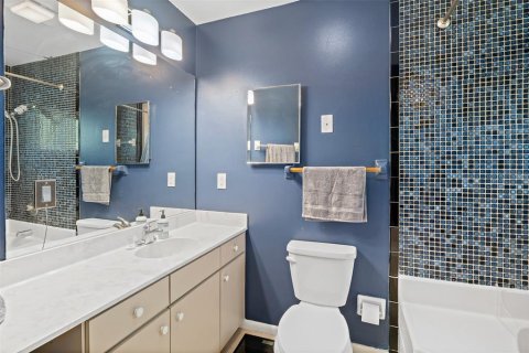 Condo in Cape Canaveral, Florida, 2 bedrooms  № 2349839 - photo 23
