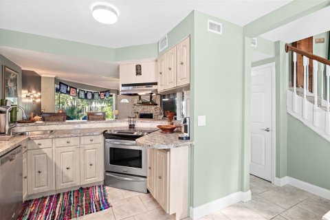 Condo in Cape Canaveral, Florida, 2 bedrooms  № 2349839 - photo 13