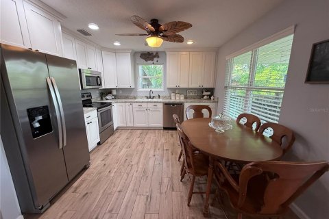 Villa ou maison à vendre à Branford, Floride: 2 chambres, 83.24 m2 № 1902622 - photo 11