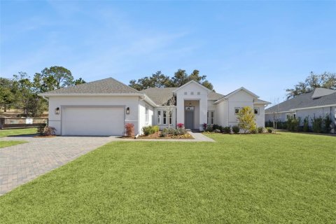 House in Lady Lake, Florida 3 bedrooms, 235.23 sq.m. № 2149019 - photo 2