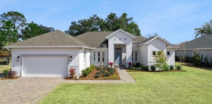House in Lady Lake, Florida 3 bedrooms, 235.23 sq.m. № 2149019