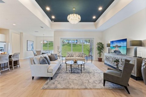 House in Lady Lake, Florida 3 bedrooms, 235.23 sq.m. № 2149019 - photo 7