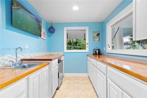 House in Tavernier, Florida 3 bedrooms, 161.93 sq.m. № 2088636 - photo 25