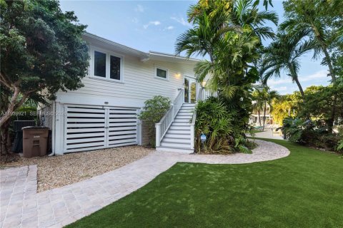 House in Tavernier, Florida 3 bedrooms, 161.93 sq.m. № 2088636 - photo 9