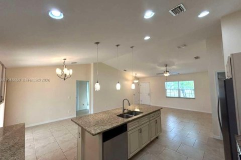 Casa en alquiler en North Port, Florida, 3 dormitorios № 2080403 - foto 3