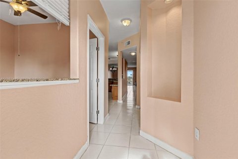 Condo in Tamarac, Florida, 2 bedrooms № 2026275 - photo 3