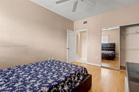 Condo in Tamarac, Florida, 2 bedrooms № 2026275 - photo 27