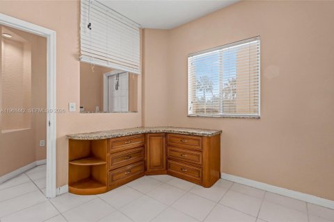 Condo in Tamarac, Florida, 2 bedrooms № 2026275 - photo 14