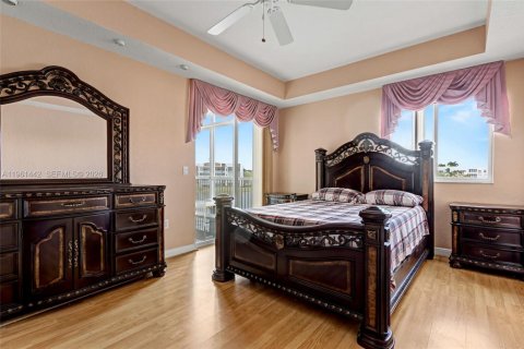 Condo in Tamarac, Florida, 2 bedrooms № 2026275 - photo 29