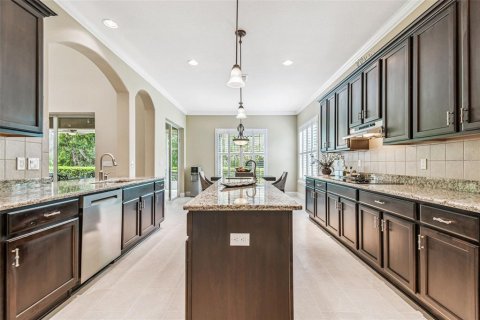 House in Wesley Chapel, Florida 4 bedrooms, 367.71 sq.m. № 1903028 - photo 30