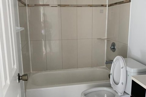 Copropriété à vendre à Oakland Park, Floride: 2 chambres, 54.81 m2 № 2153970 - photo 8