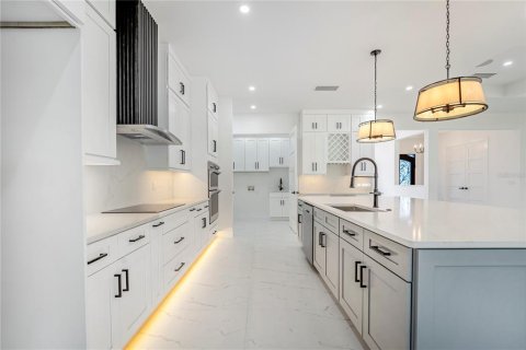 Купить виллу или дом в Довер, Флорида 8 комнат, 313.45м2, № 1791724 - фото 16
