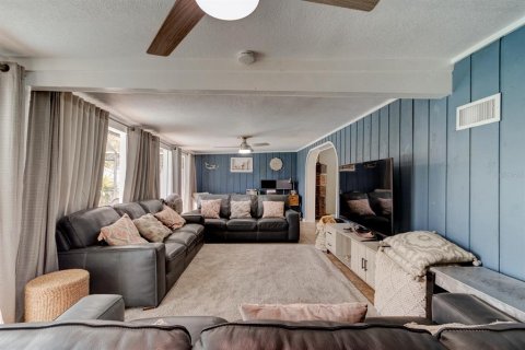 Casa en venta en Edgewater, Florida, 4 dormitorios, 214.14 m2 № 1679034 - foto 10