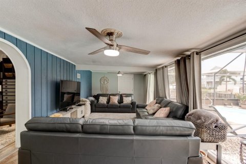 Casa en venta en Edgewater, Florida, 4 dormitorios, 214.14 m2 № 1679034 - foto 9