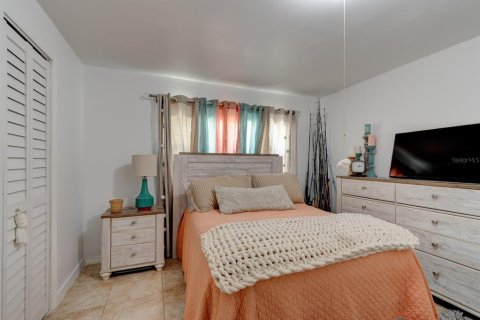 Casa en venta en Edgewater, Florida, 4 dormitorios, 214.14 m2 № 1679034 - foto 21