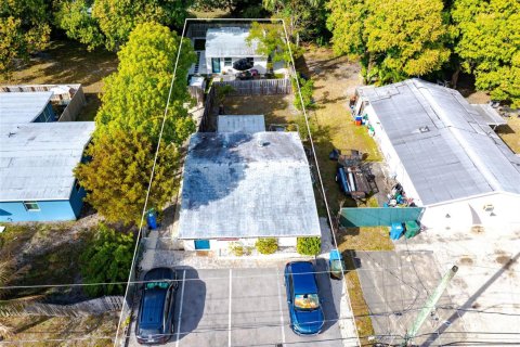 Commercial property in Oakland Park, Florida 123.37 sq.m. № 2187007