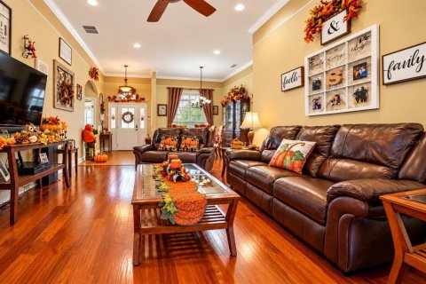 House in Auburndale, Florida 3 bedrooms, 194.91 sq.m. № 2391316 - photo 13