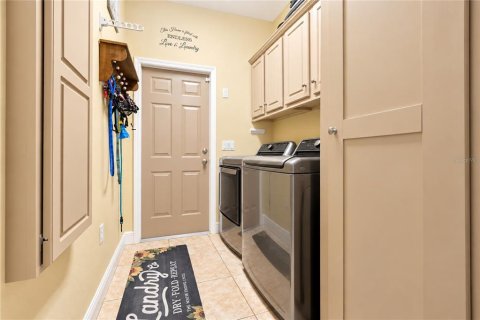 House in Auburndale, Florida 3 bedrooms, 194.91 sq.m. № 2391316 - photo 29
