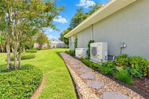 House in Auburndale, Florida 3 bedrooms, 194.91 sq.m. № 2391316 - photo 4