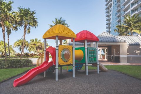 Снять в аренду кондоминиум в Майами, Флорида 2 спальни, 129.41м2, № 2256074 - фото 15