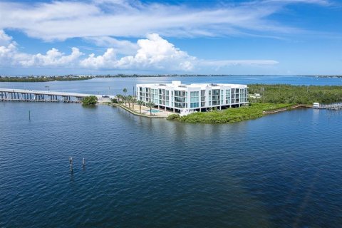 Condo in Englewood, Florida, 3 bedrooms  № 1906948 - photo 2