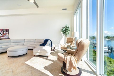 Condo in Englewood, Florida, 3 bedrooms  № 1906948 - photo 23