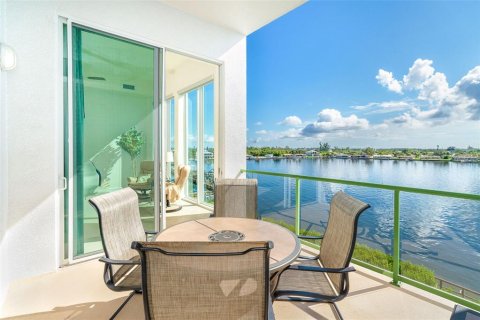 Condo in Englewood, Florida, 3 bedrooms  № 1906948 - photo 27