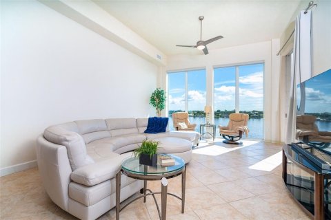 Condo in Englewood, Florida, 3 bedrooms  № 1906948 - photo 22