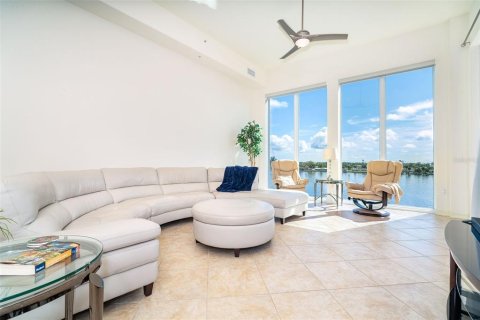 Condo in Englewood, Florida, 3 bedrooms  № 1906948 - photo 24