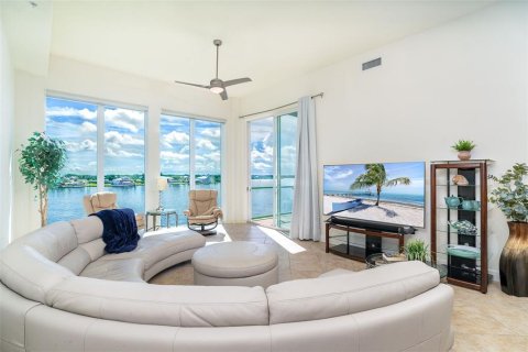 Condo in Englewood, Florida, 3 bedrooms  № 1906948 - photo 25
