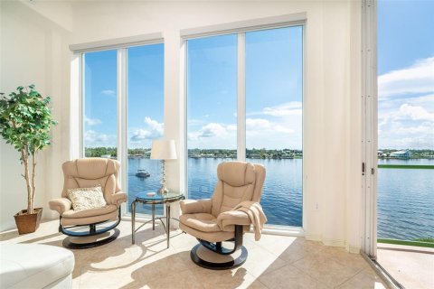 Condo in Englewood, Florida, 3 bedrooms  № 1906948 - photo 26
