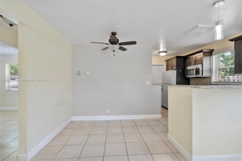 House in West Palm Beach, Florida 2 bedrooms, 69.68 sq.m. № 1779206 - photo 13