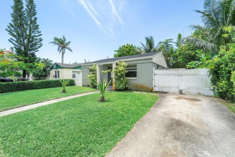 House in West Palm Beach, Florida 2 bedrooms, 69.68 sq.m. № 1779206 - photo 6