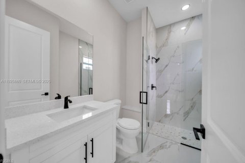 Купить коммерческую недвижимость в Лихай-Эйкерс, Флорида 111.39м2, № 1984311 - фото 13