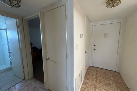 Copropriété à vendre à Sarasota, Floride: 2 chambres, 84.17 m2 № 1884180 - photo 9