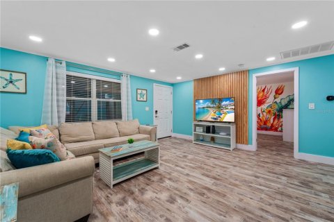 Villa ou maison à vendre à Bradenton, Floride: 6 chambres, 272.48 m2 № 2418563 - photo 16