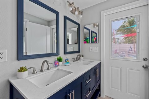 Villa ou maison à vendre à Bradenton, Floride: 6 chambres, 272.48 m2 № 2418563 - photo 24