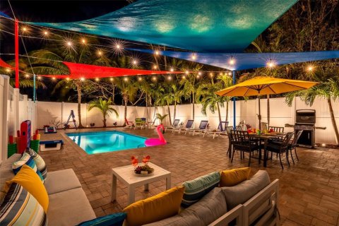 Villa ou maison à vendre à Bradenton, Floride: 6 chambres, 272.48 m2 № 2418563 - photo 4