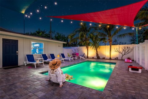 Villa ou maison à vendre à Bradenton, Floride: 6 chambres, 272.48 m2 № 2418563 - photo 11