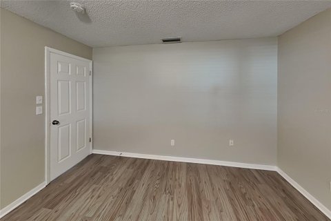 Villa ou maison à louer à Deltona, Floride: 3 chambres, 134.15 m2 № 2420417 - photo 6