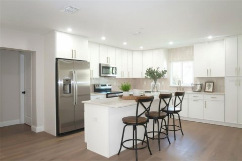 Villa ou maison à vendre à Tampa, Floride: 4 chambres, 165.83 m2 № 1904733 - photo 3
